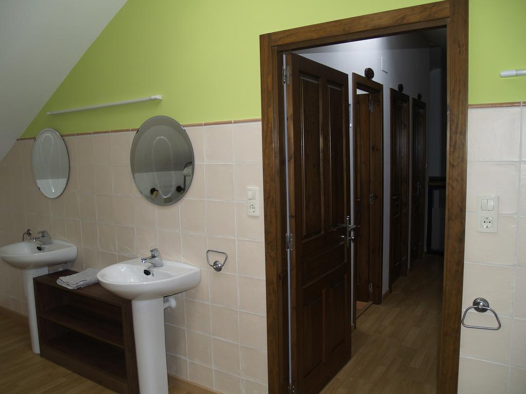 Albergue De Yebra Yebra de Basa Стая снимка
