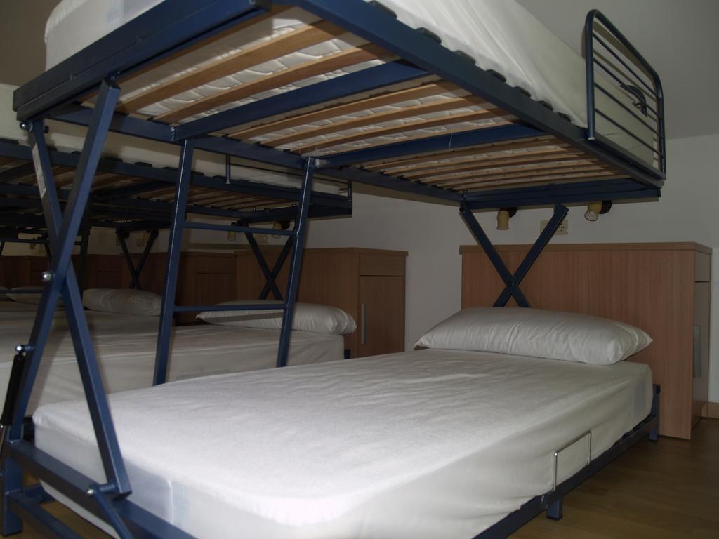 Albergue De Yebra Yebra de Basa Стая снимка