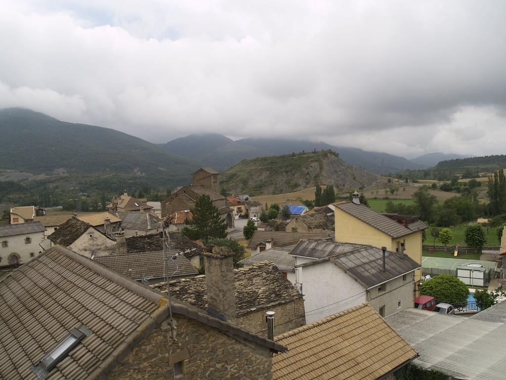 Albergue De Yebra Yebra de Basa Екстериор снимка