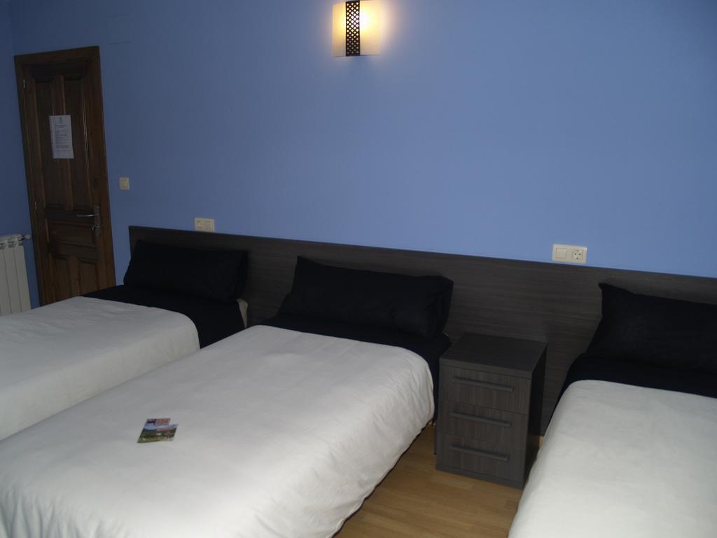 Albergue De Yebra Yebra de Basa Стая снимка