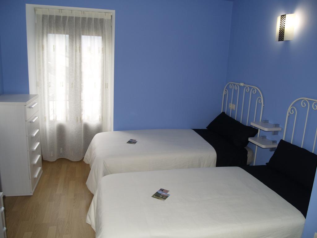 Albergue De Yebra Yebra de Basa Стая снимка