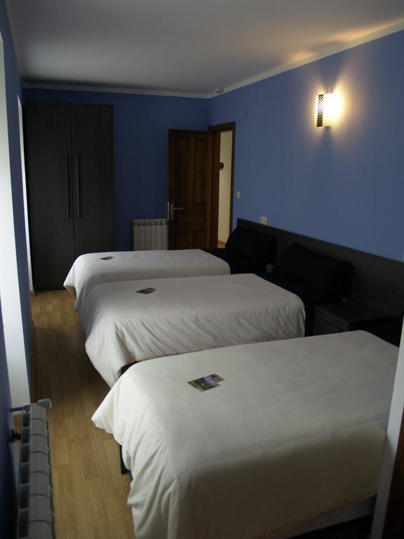 Albergue De Yebra Yebra de Basa Стая снимка
