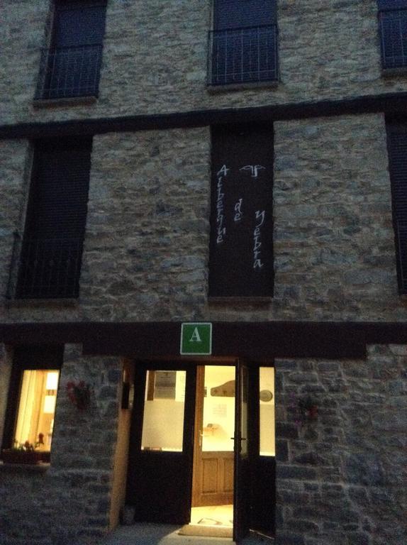 Albergue De Yebra Yebra de Basa Екстериор снимка