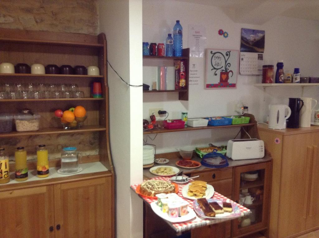 Albergue De Yebra Yebra de Basa Екстериор снимка