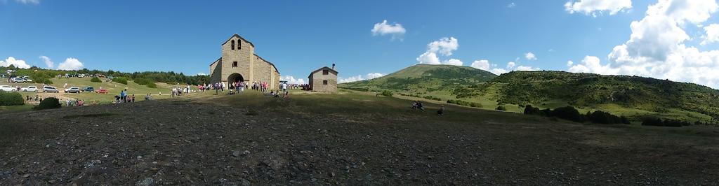 Albergue De Yebra Yebra de Basa Екстериор снимка